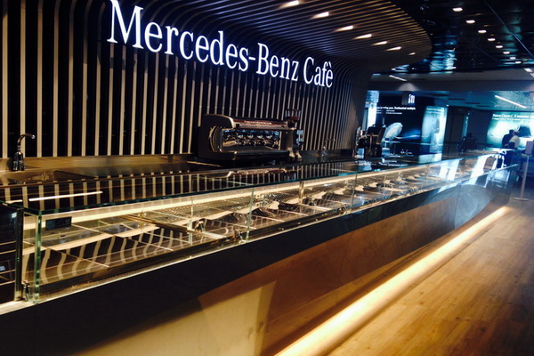 Fiumicino_Mercedes_Benz_Cafe_2